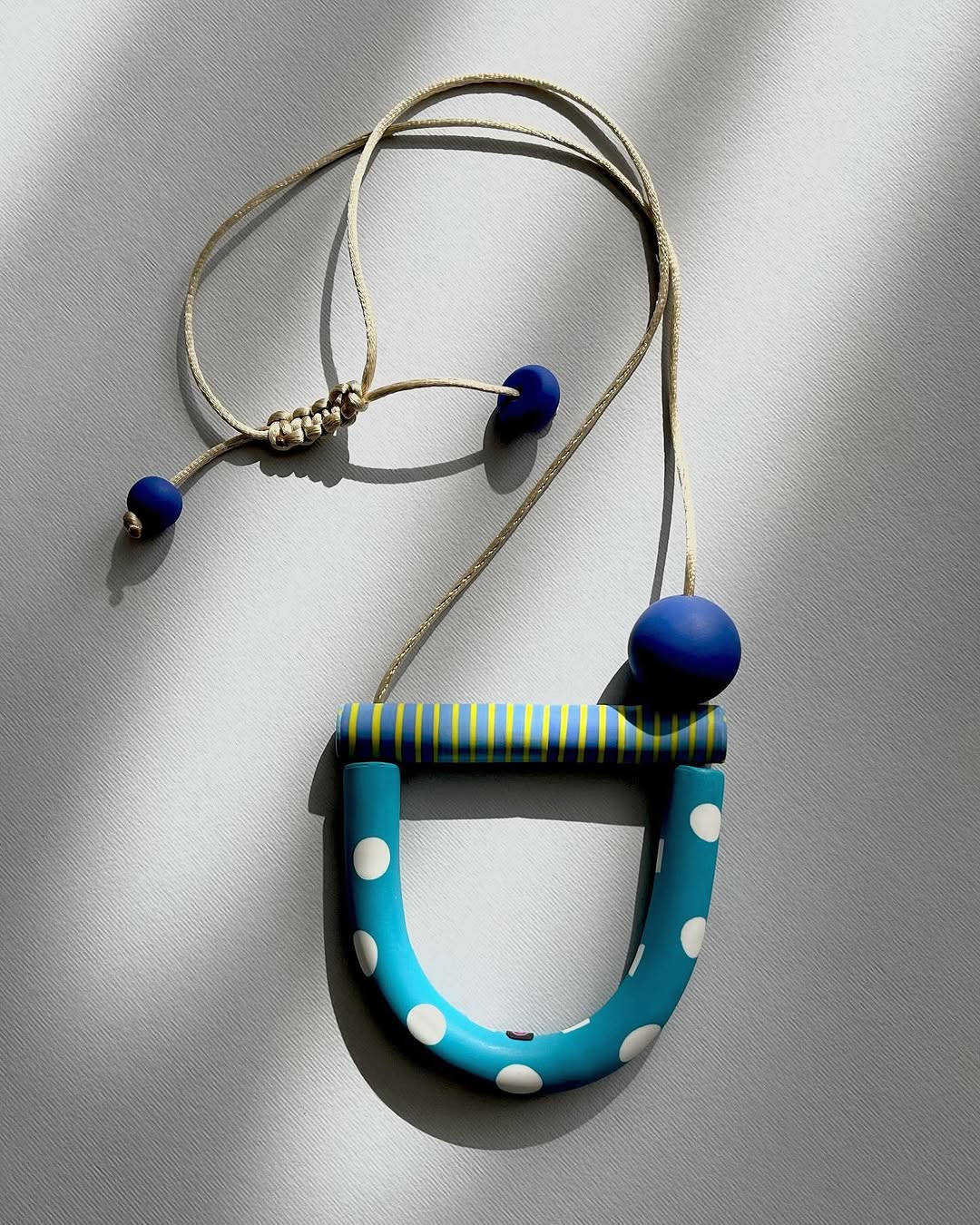 گردنبند بی‌وزنی